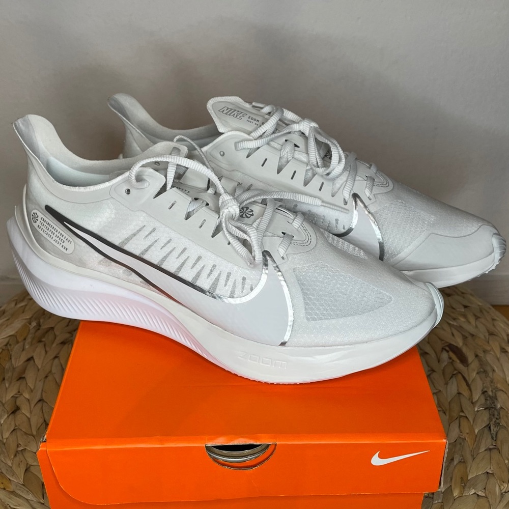 NIKE Zoom Gravity Brand New Original US 10,5